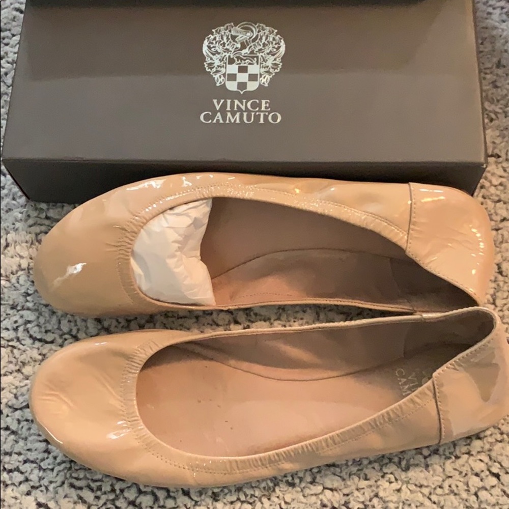 Vince Camuto side 12 nude flats